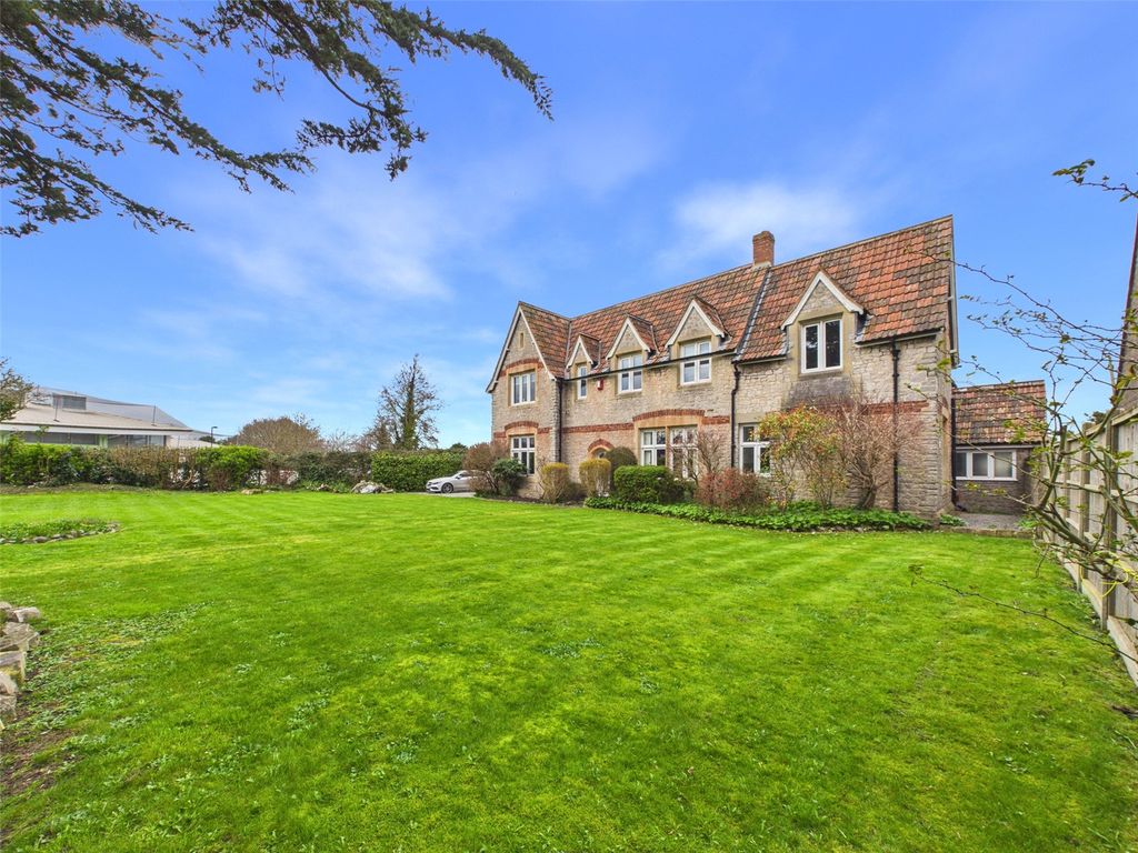 Property photo 1 of 32 Picture No. 02