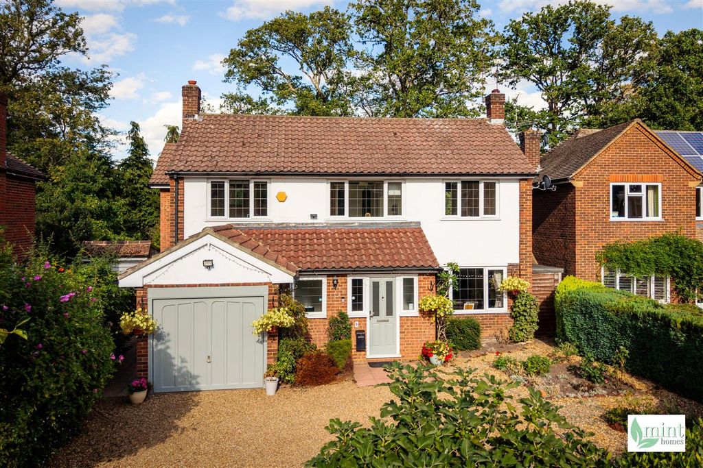 Property photo 1 of 29 Holm Close - Watermark-19.Jpg