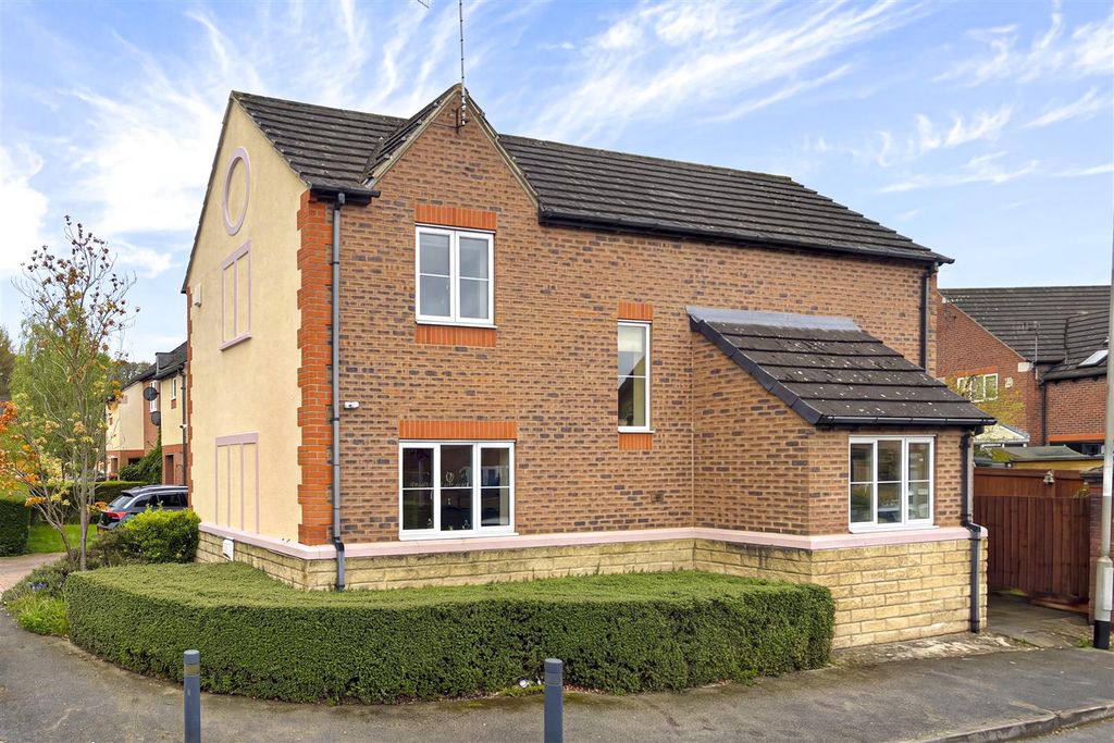 Property photo 1 of 23 Acorn Way