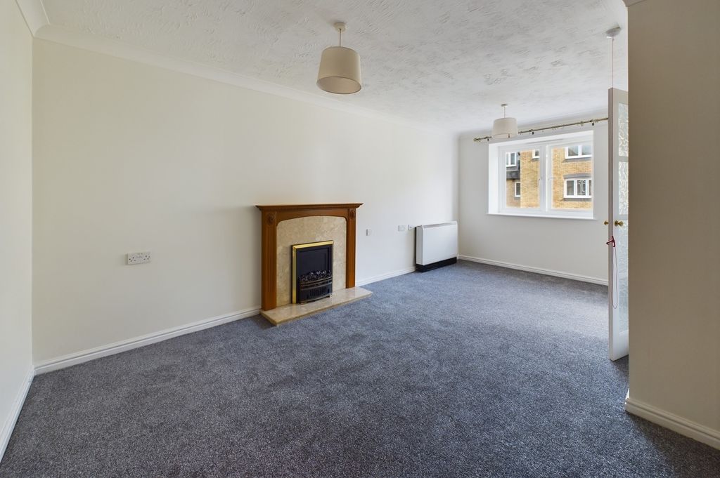 Property photo 3 of 10 Cam02545G0-Pr0139-Still004