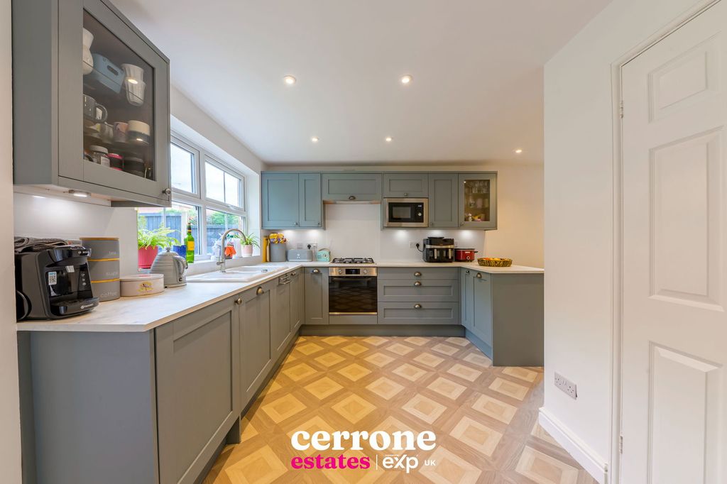 Property photo 2 of 26