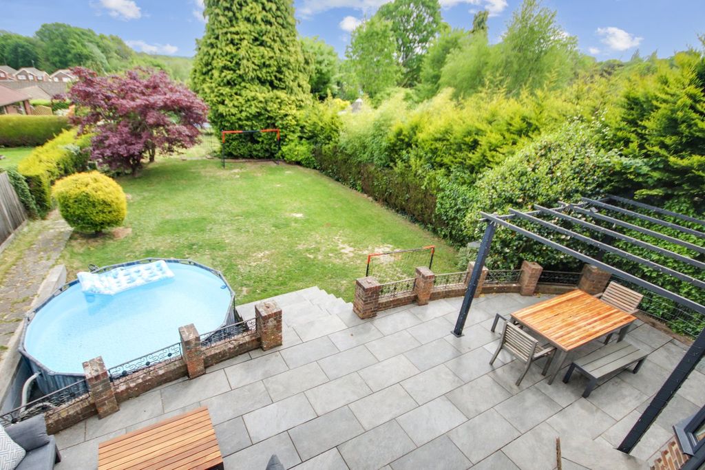 Property photo 2 of 22