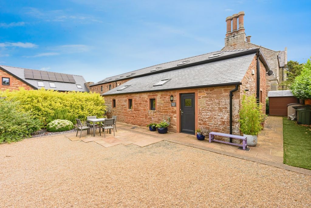 Property photo 1 of 10 External