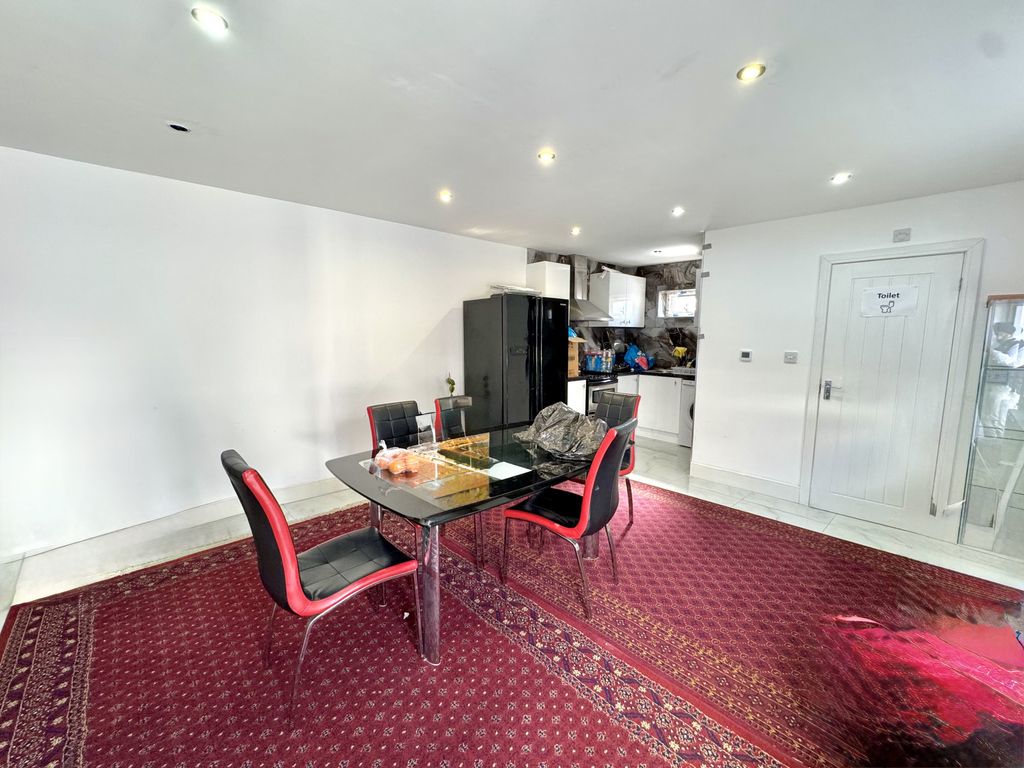 Property photo 2 of 3