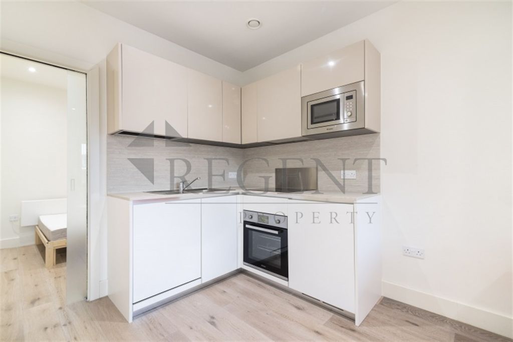 Property photo 3 of 8 Kitchen