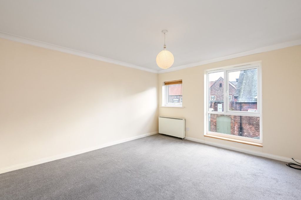 Property photo 3 of 9 Picture 3