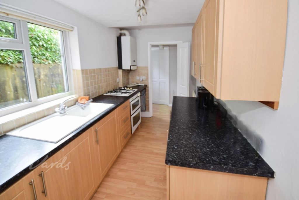 Property photo 2 of 9 Victoria Kitchen