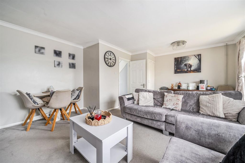 Property photo 2 of 17 Fairfield Road, Ramsgate