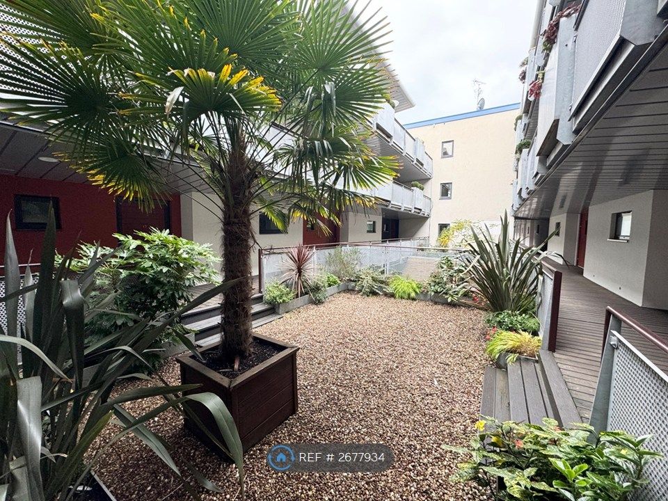 Property photo 3 of 28