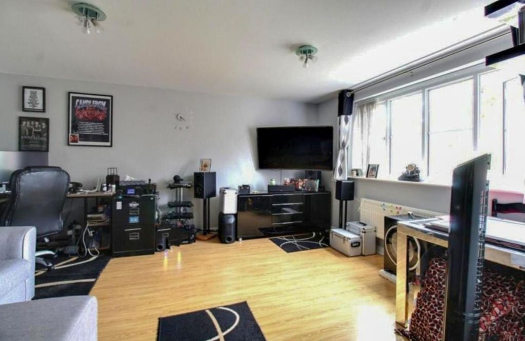 Property photo 3 of 12 Living Room