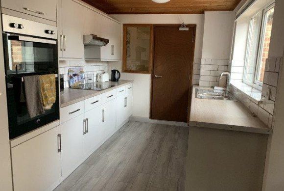 Property photo 1 of 11 Kitchen