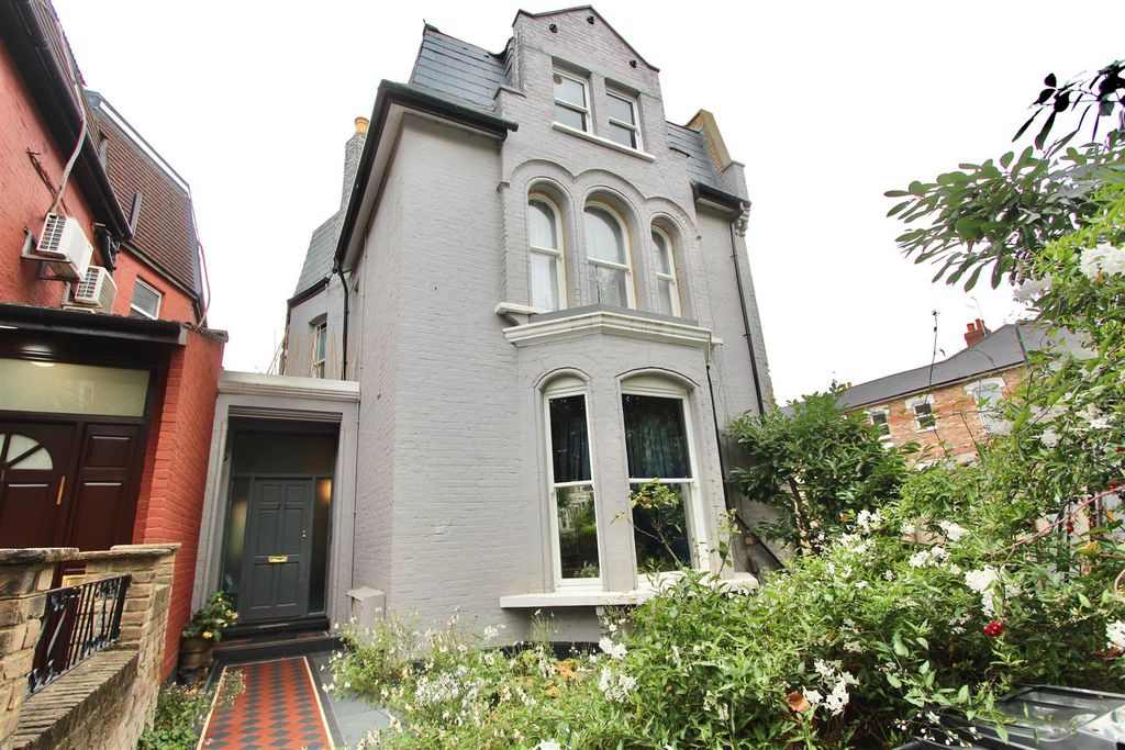 Property photo 2 of 14 Bethune Road, N16