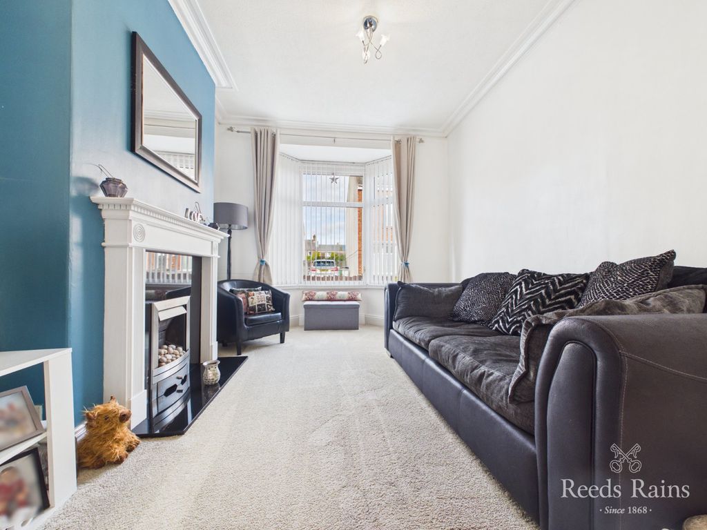 Property photo 3 of 22 Sitting Room