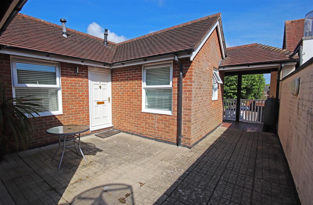 Property photo 1 of 7 Front.Jpg