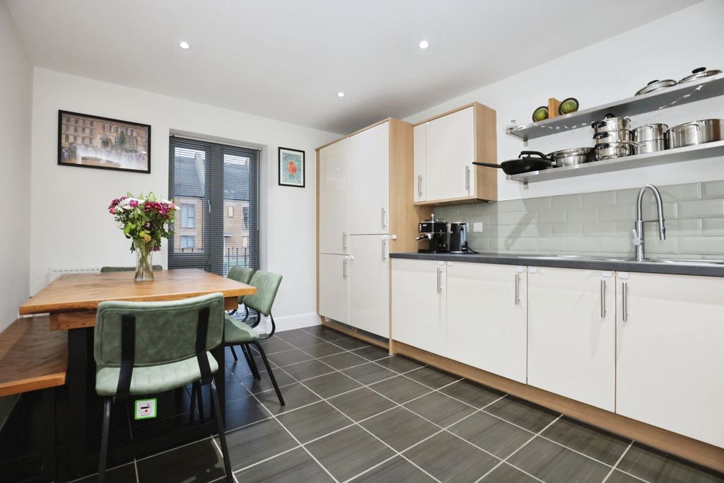 Property photo 3 of 18 Kitchen/Dining Room