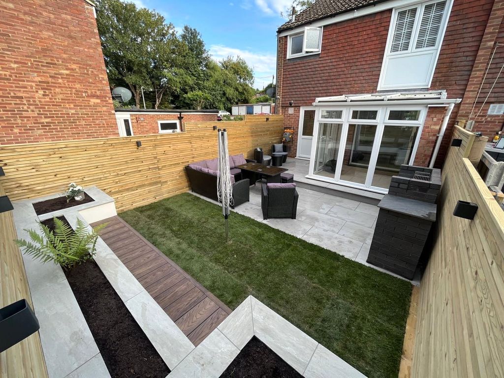 Property photo 2 of 23 Picture No. 32