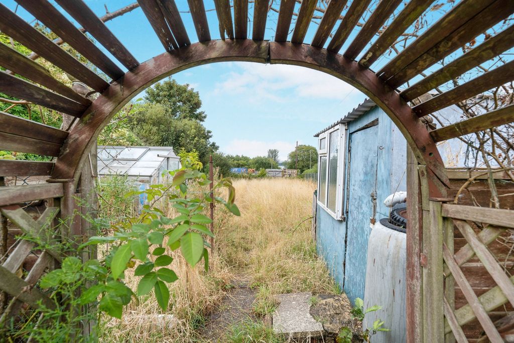 Property photo 3 of 20