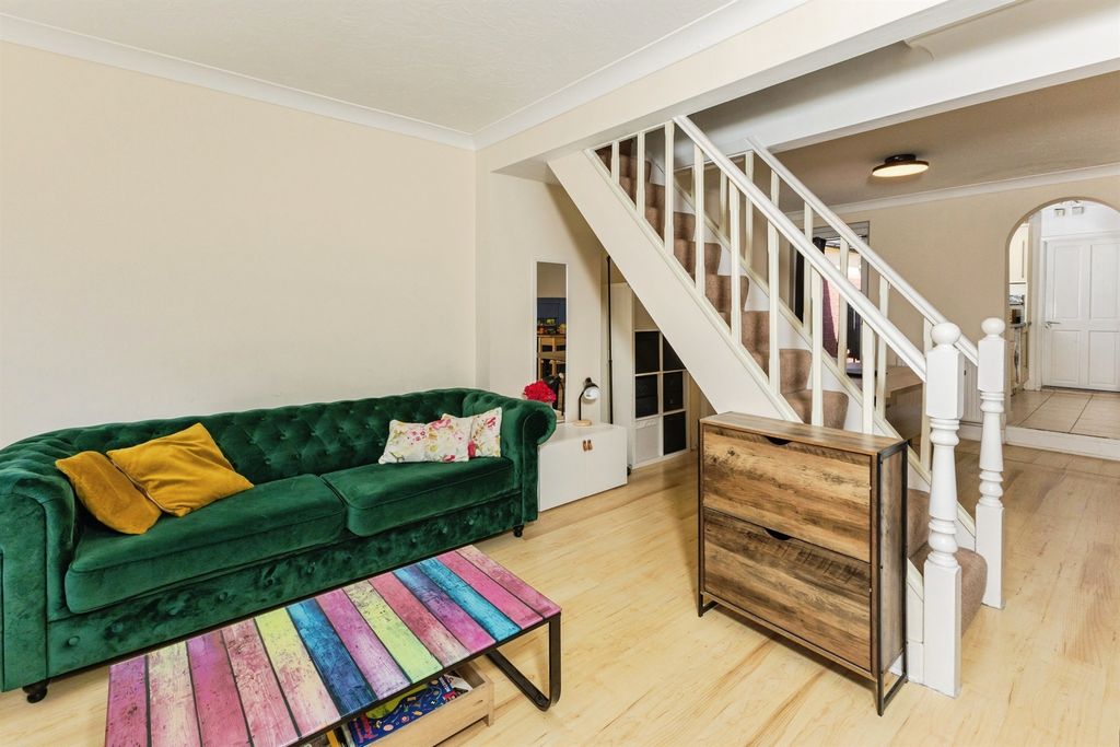 Property photo 3 of 19