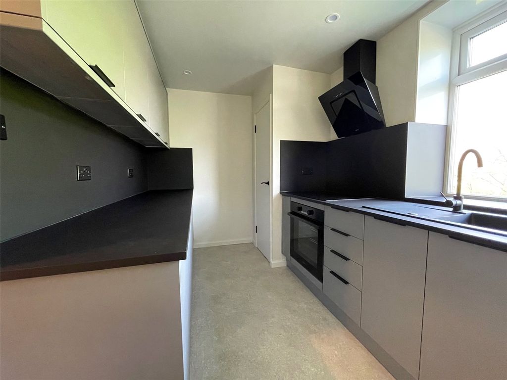 Property photo 1 of 11 Picture No. 16