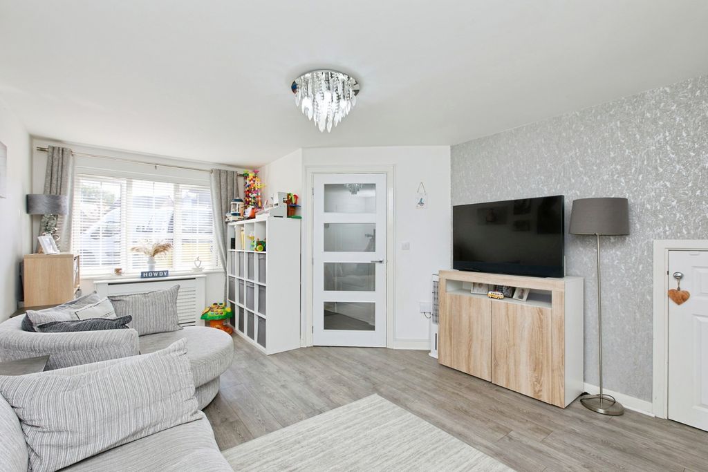 Property photo 3 of 19 Pbox-Img.Jpg