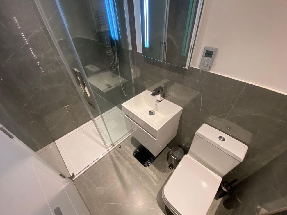 Property photo 3 of 7 Shower Room