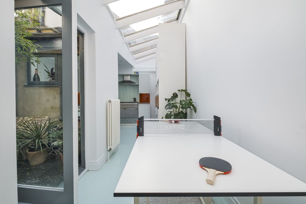 Property photo 3 of 18 Bermondsey-Street...