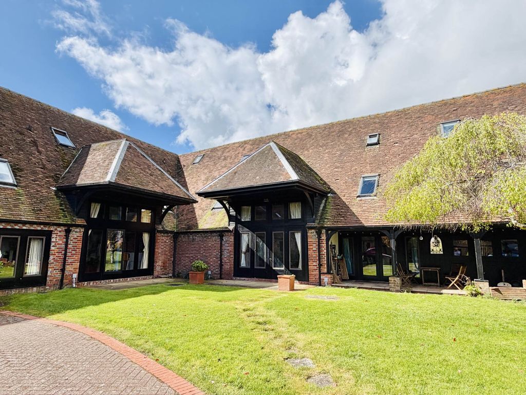 Property photo 1 of 28