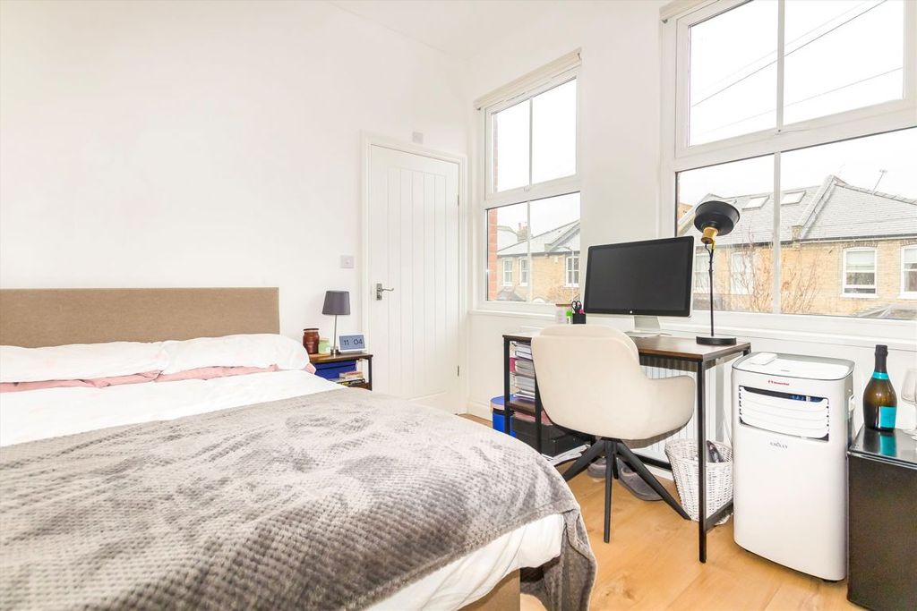 Property photo 3 of 5