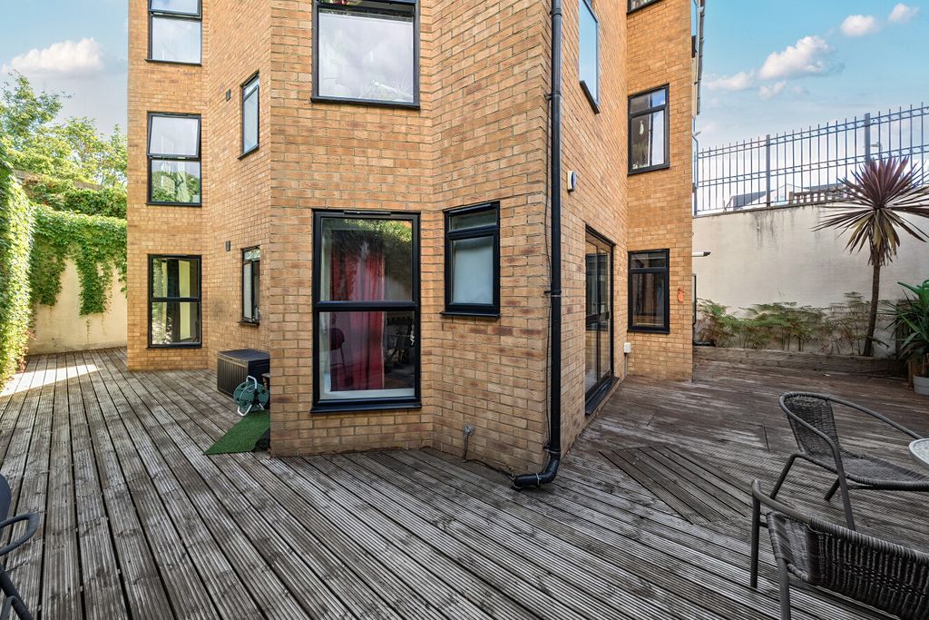 Property photo 3 of 12 1513951-4-1A0480A...