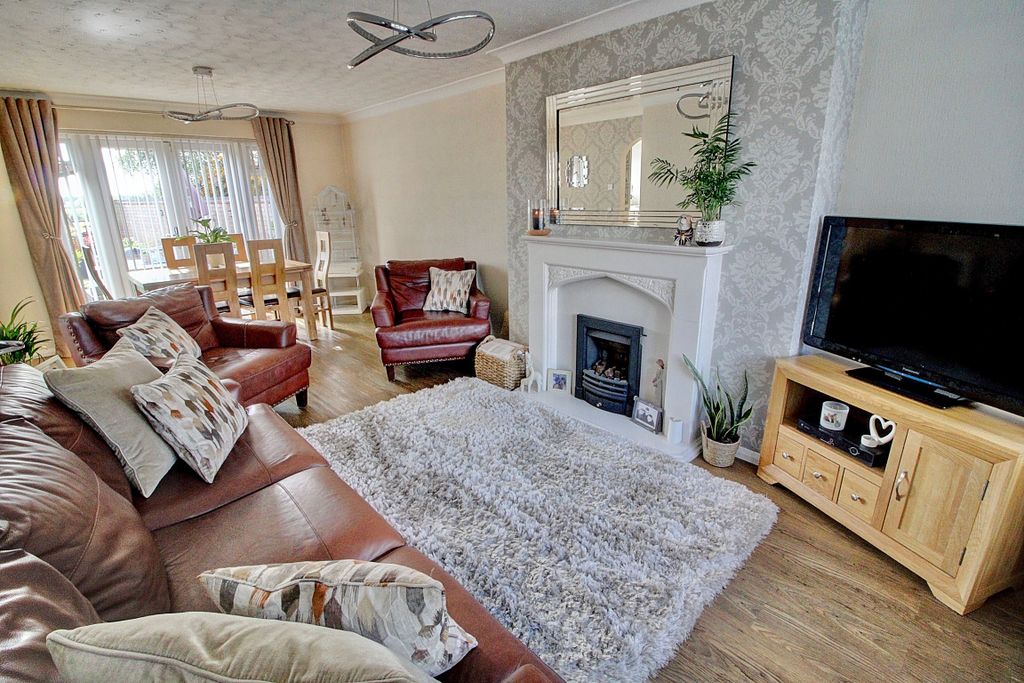 Property photo 2 of 27 2.