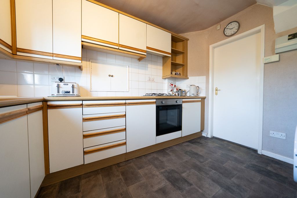 Property photo 3 of 21 Dsc03387