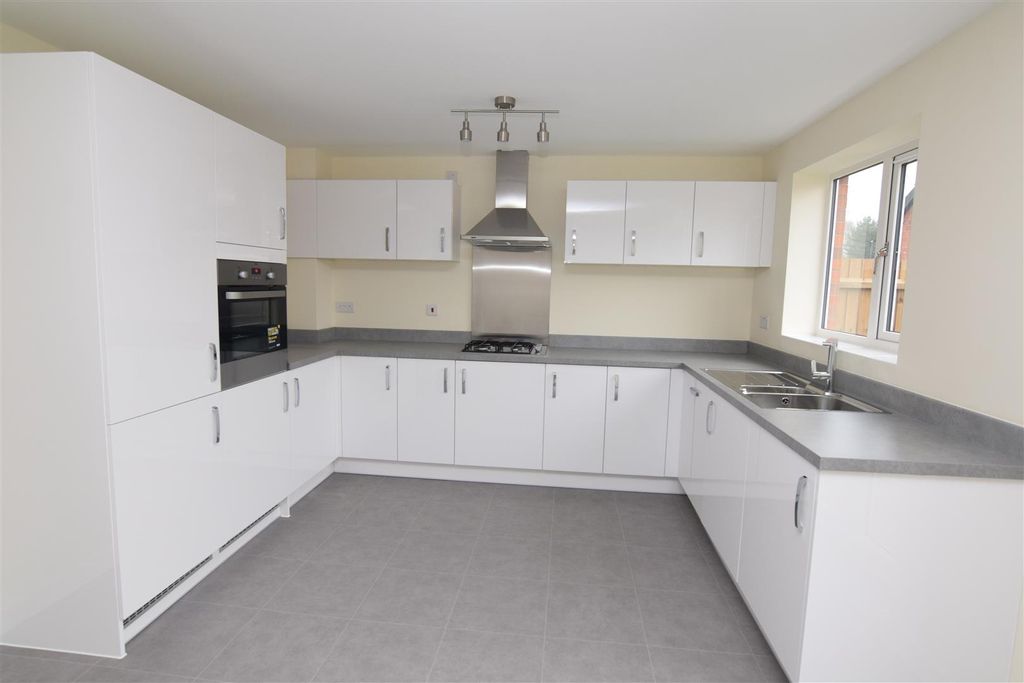 Property photo 2 of 12 Kitchen.Jpg