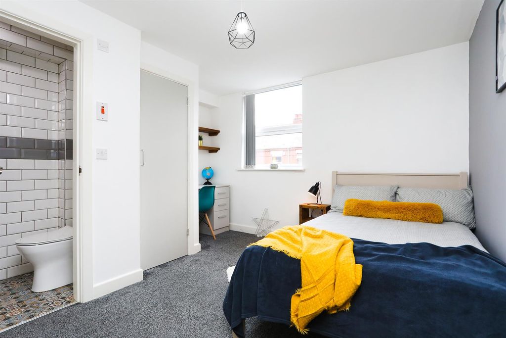 Property photo 1 of 7 68 St George's Road-19.Jpg