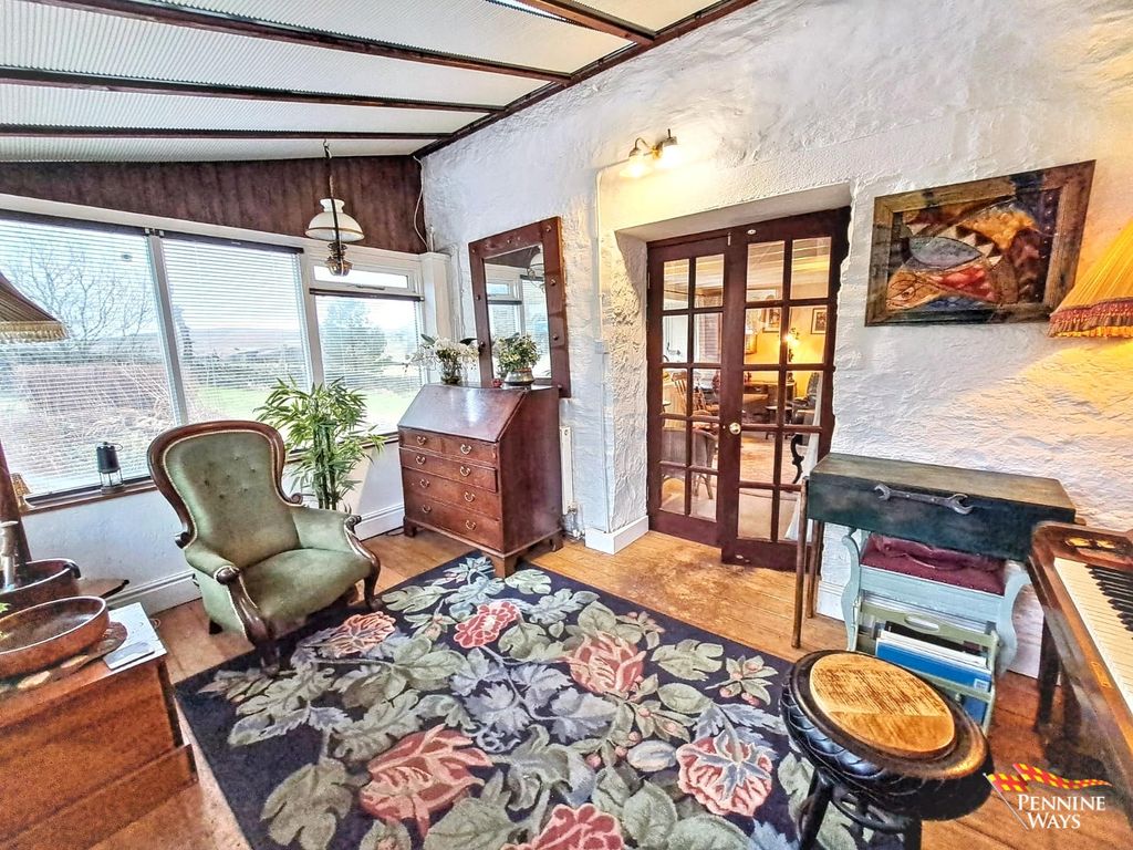 Property photo 2 of 40