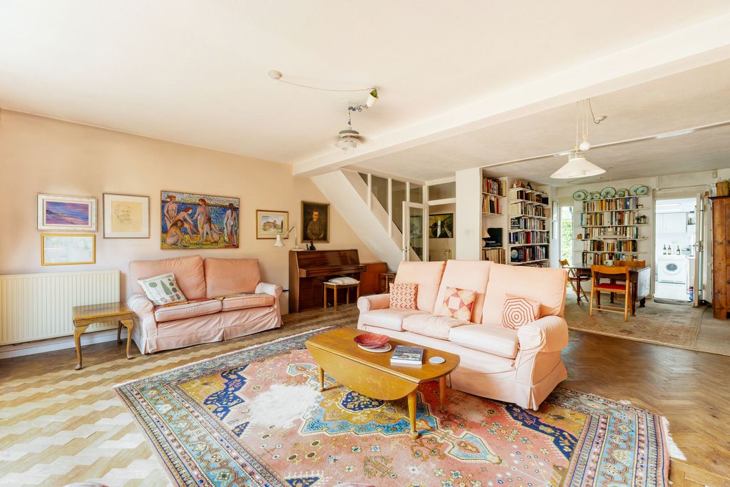 Property photo 2 of 21