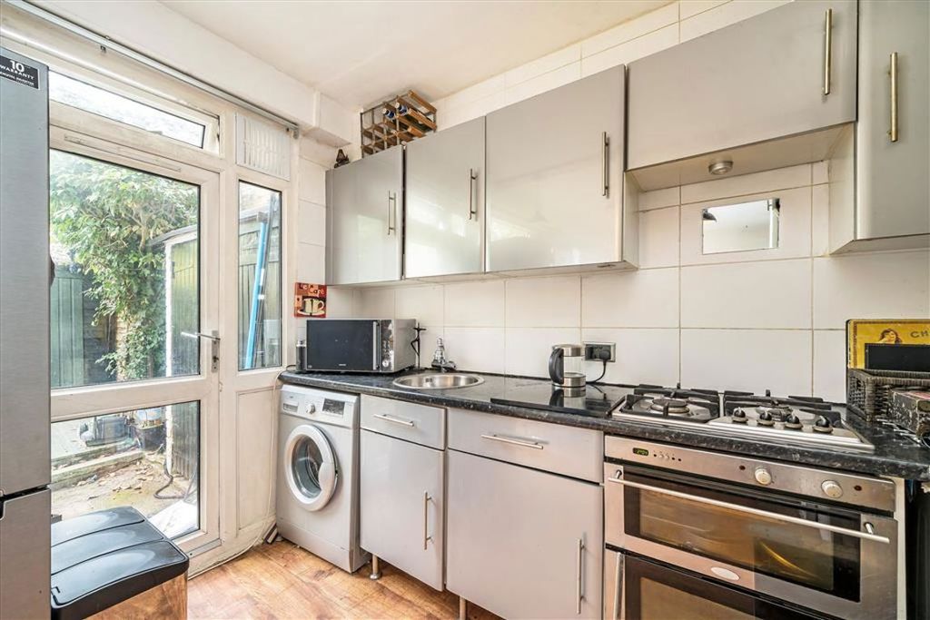 Property photo 2 of 9