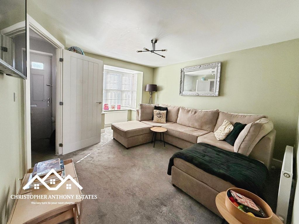 Property photo 2 of 22