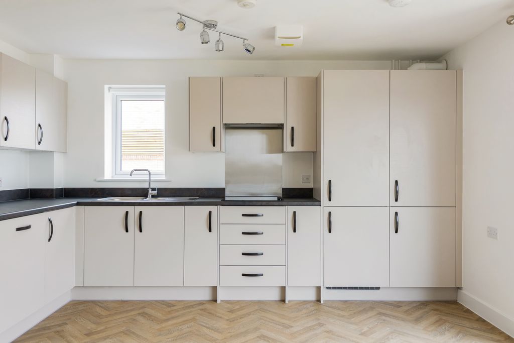 Property photo 2 of 14 Photo