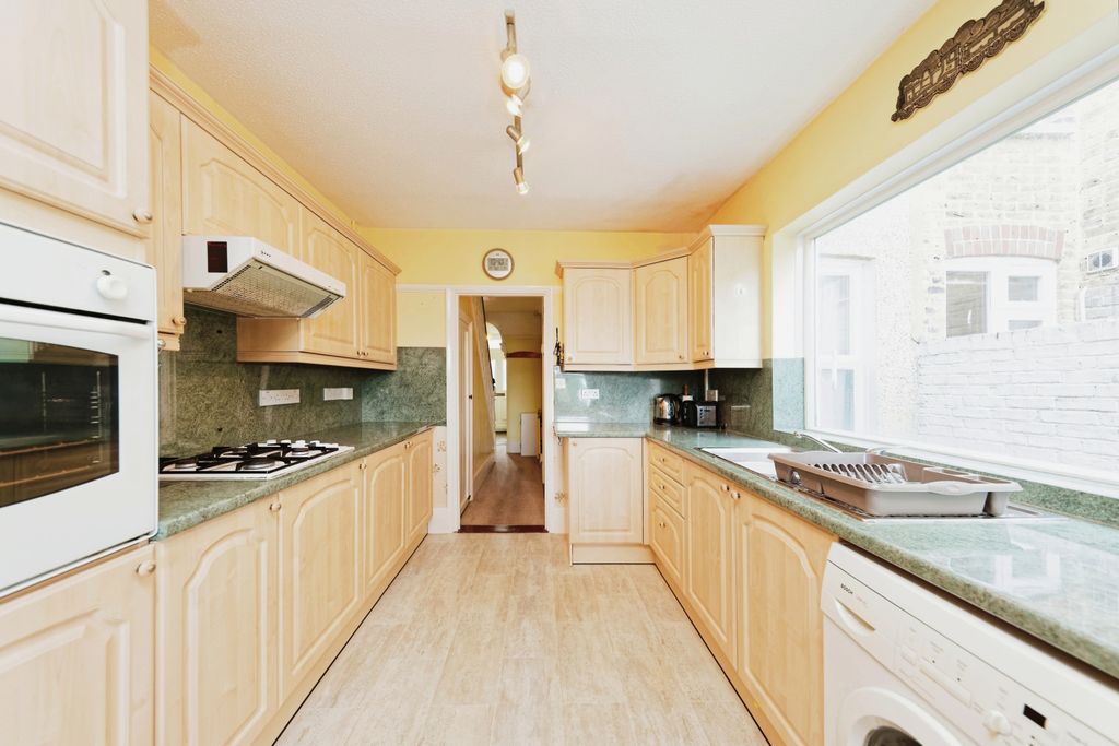 Property photo 3 of 14 Img_0015_Rw