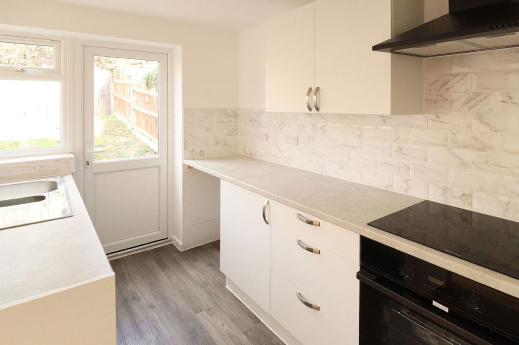 Property photo 3 of 19 Picture No. 09