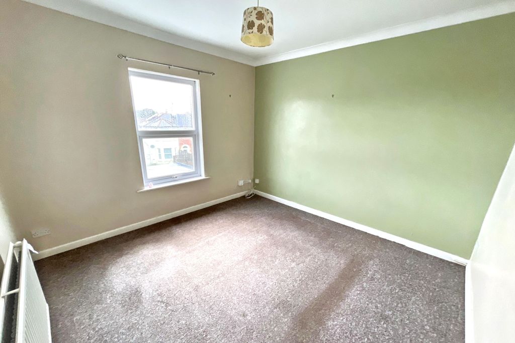 Property photo 3 of 9 6 Rostrevor Court, 96 Sandown Road, Sandown Po36 9Jx