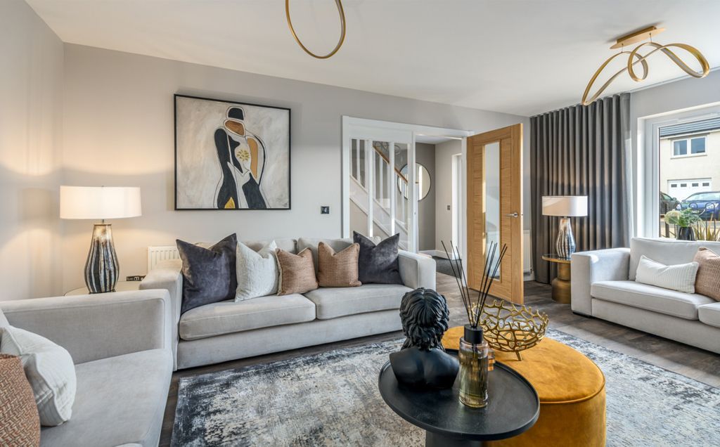 Property photo 3 of 11