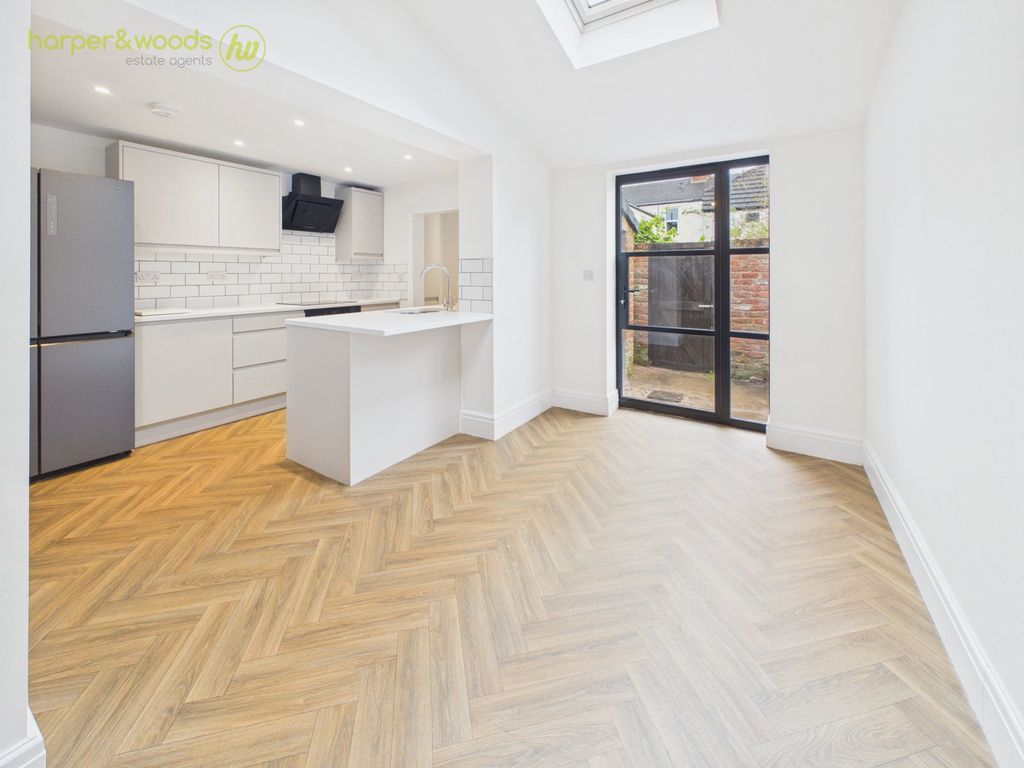 Property photo 3 of 36