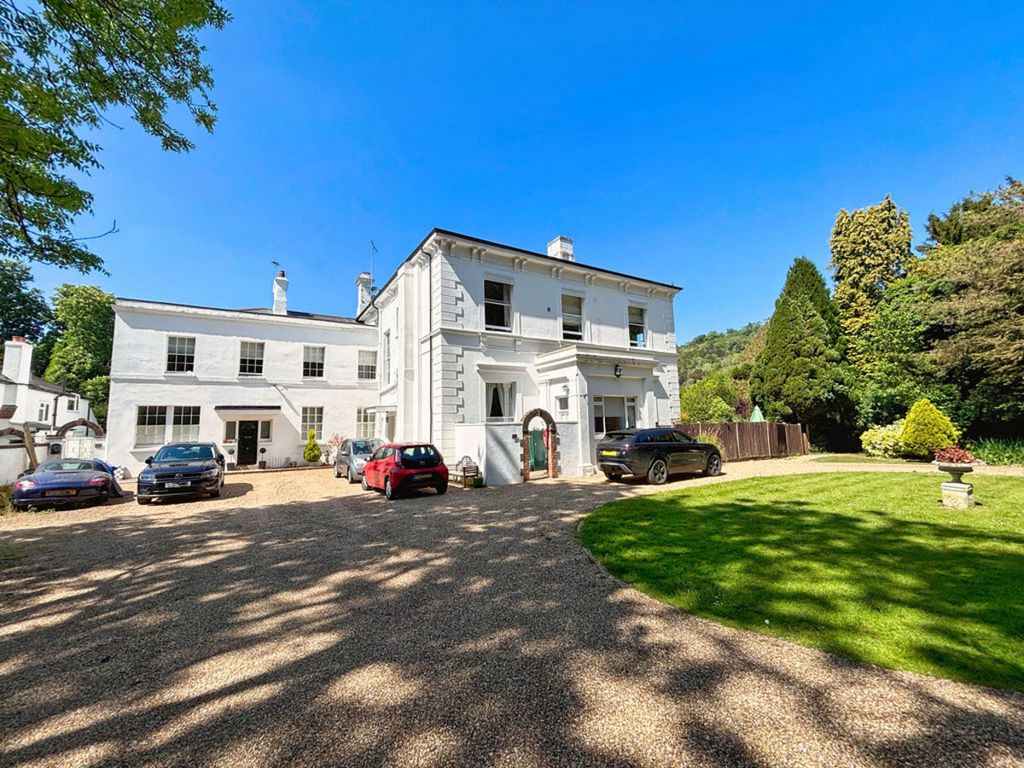 Property photo 1 of 12