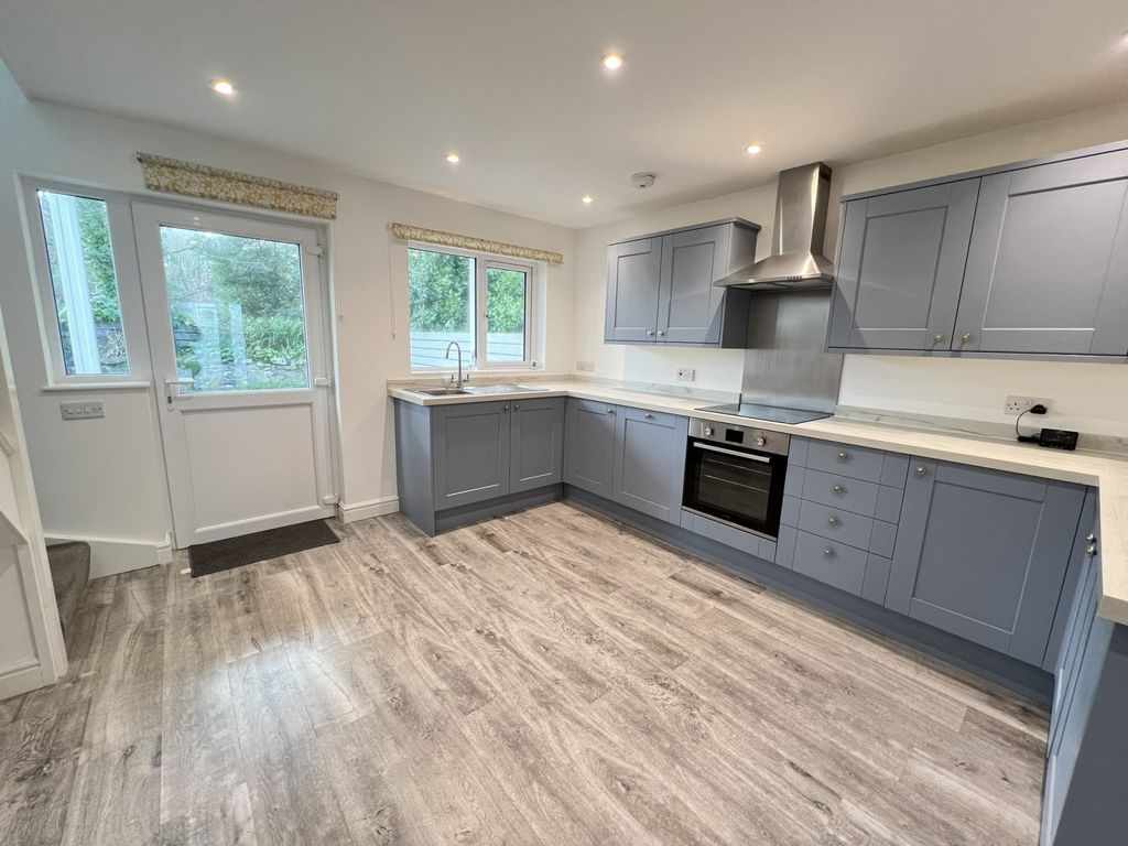 Property photo 2 of 11 Gallery