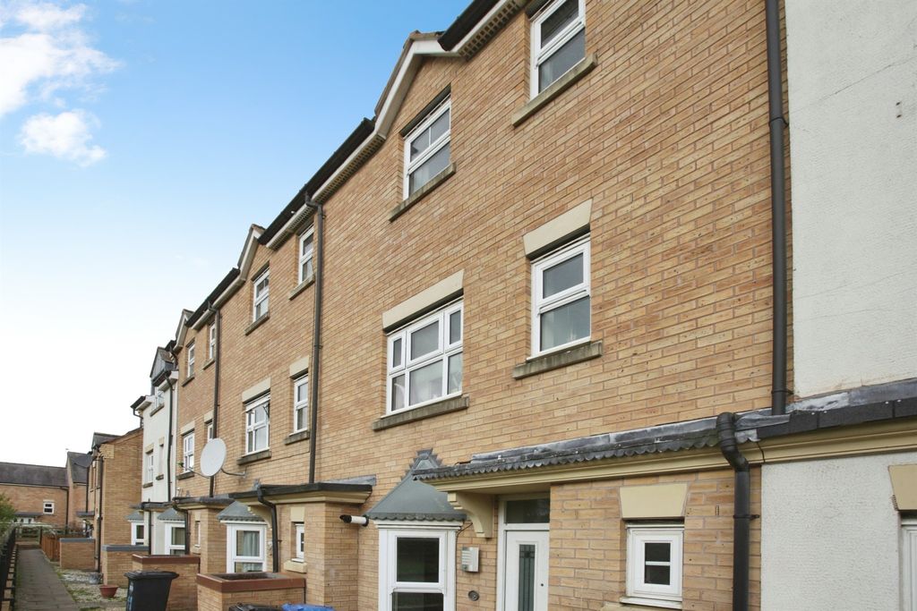 Property photo 1 of 30