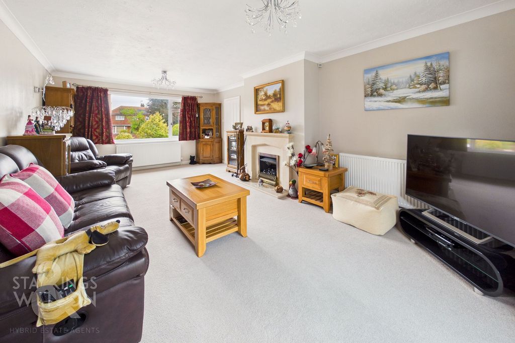 Property photo 2 of 26