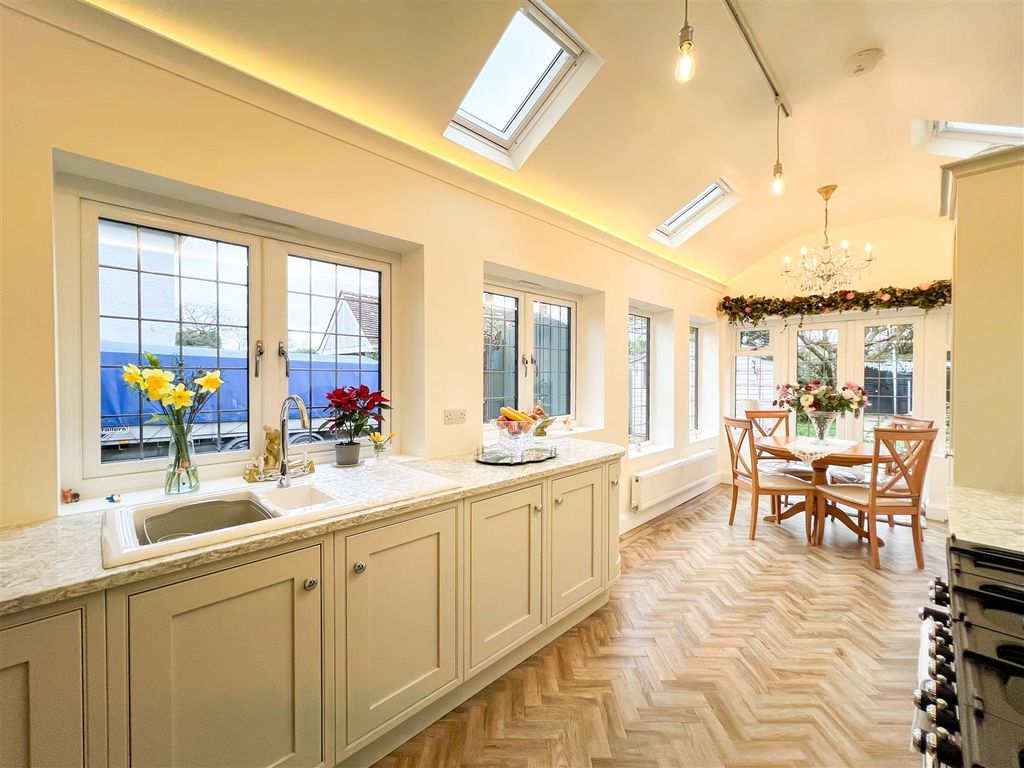 Property photo 3 of 24 Kitchen Diner