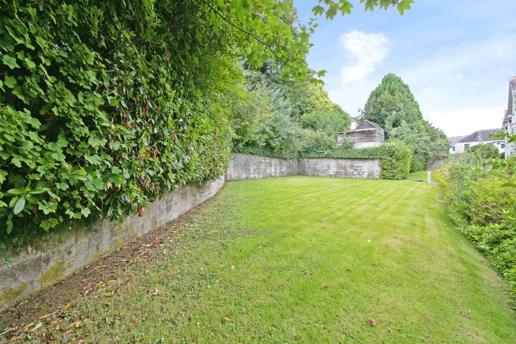 Property photo 2 of 17 Photography