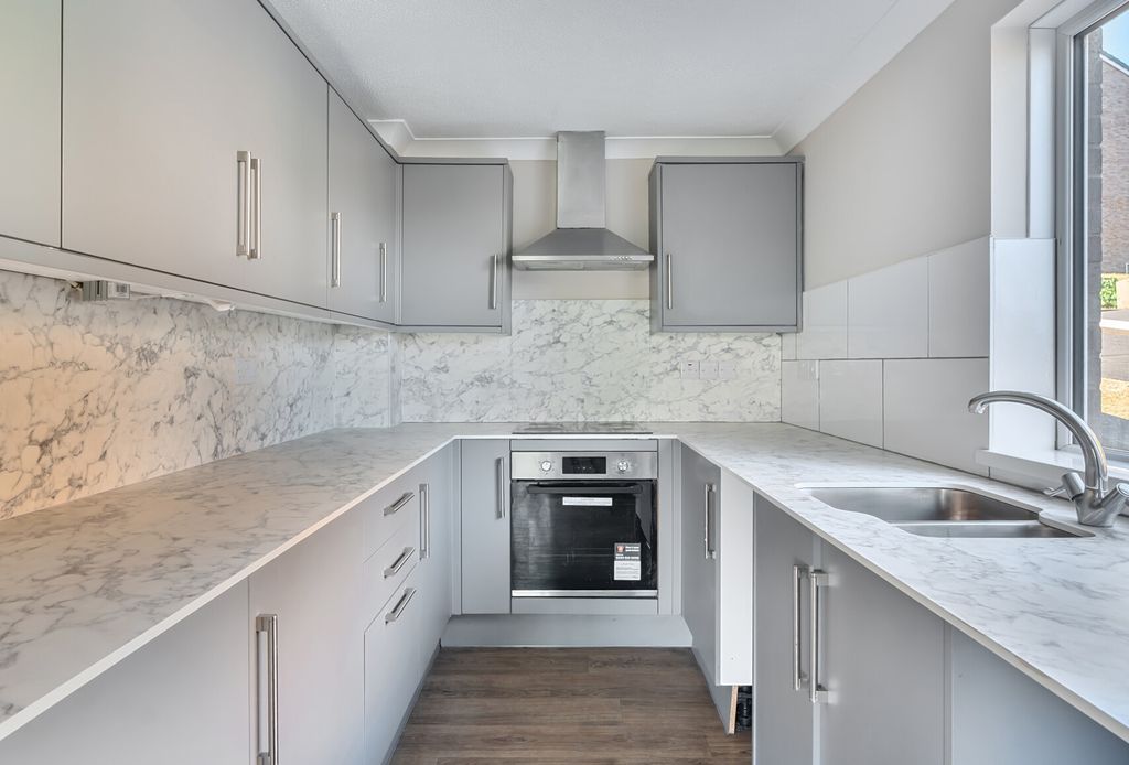 Property photo 3 of 22 1494998-10-6A57B5...